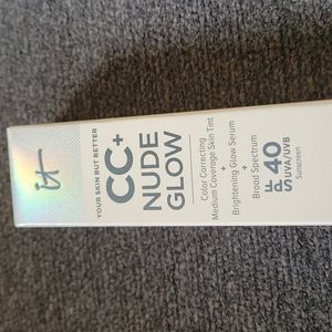 it cosmetics CC+ Nude Glow Lightweight Foundation + Glow Serum Shade Fair